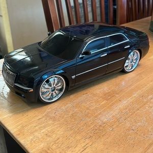 jada toys dub city rc chrysler 300c 1/16